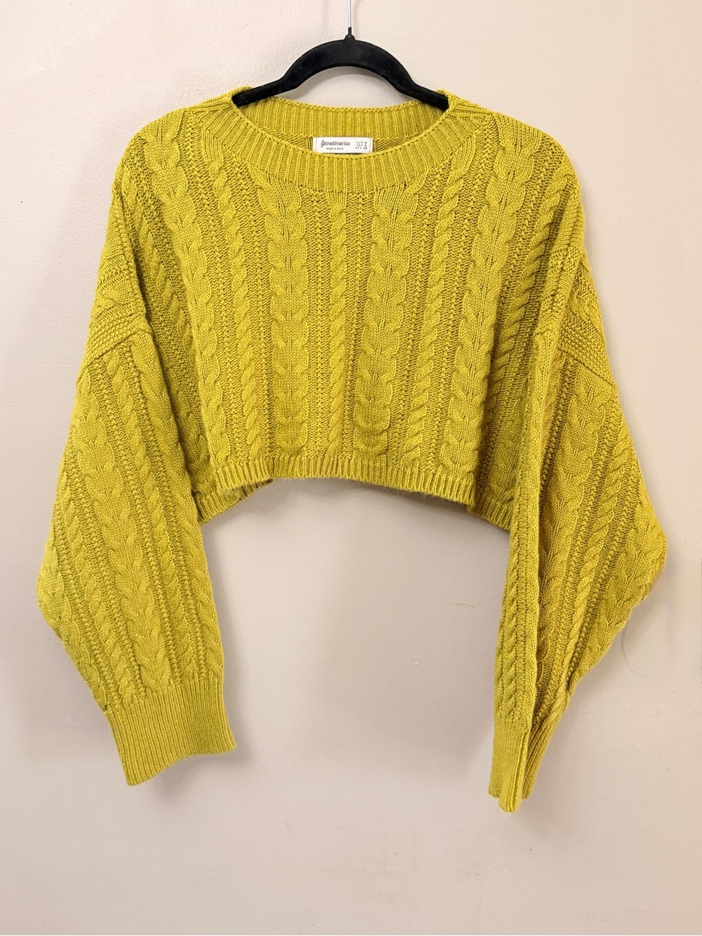 Stradivarius Mustard Cropped Knit Cable Sweater Size Medium
